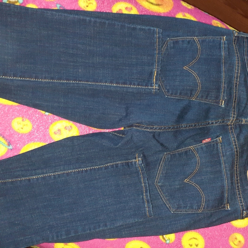 Levis - Picture 5 of 7